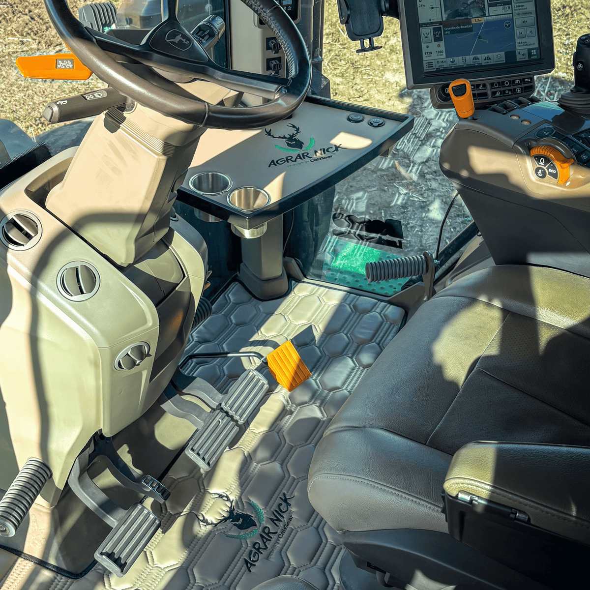 CabTable™ for John Deere 7R
